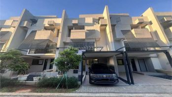 Disewa Rumah 3 1/2 Lantai Tabebuya Bsd City House For Millenials