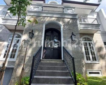 rumah Brand new American classic dekat ke SCBD, Kebayoran Baru Jakarta Selatan