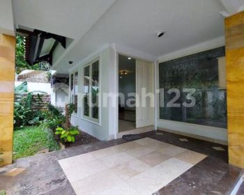 Disewakan Rumah Siap Huni di Jl. Duta Permai V Pondok Indah, Jakarta Selatan