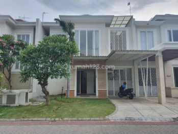 Rumah di Long Beach, Pakuwon City