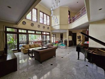 Disewakan Rumah di Darmawangsa Bisa Utk Kantor Semi Furnished