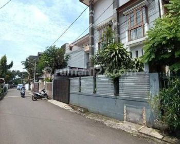 Rumah Modern Minimalis Di Tebet Jakarta Selatan