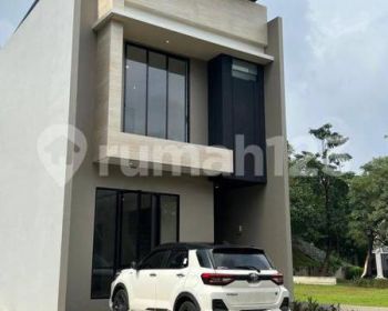 Rumah Baru Vanya Park Cluster Azzura Halaman Belakang Luas