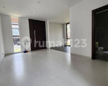 Rumah Cantik Moden Luxury di Kota Baru Parahyangan Bandung