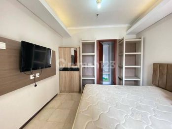 2 BR 2 Kamar Mandi Renov,furnish Dekat Soho Apt.royal Mediterania
