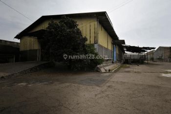 Raya Margomulyo Luas 5700m2