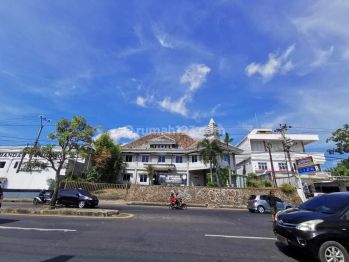 Bangunan cocok untuk usaha atau kantor