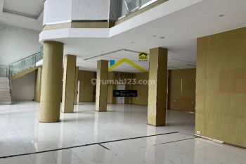 Disewa Ruang Usaha showroom, Kelapa Dua Raya Gading Serpong, Lt + 800 M2, 2 Dll,