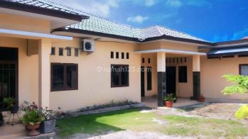 Rumah besar pusat kota. Dekat Perkantoran dan sekolah pekanbaru