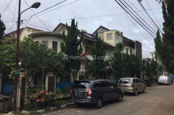 Rumah Dijual Plus Kosan di Setrawangi Strategis
