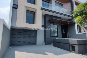 Rumah Mewah di Citraland, Dekat Uc, Graha Family, Pakuwon Indah