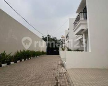 Rumah Dijual siap huni 2 lantai di jatibening bekasi kota