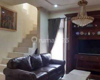 Rumah Bagus di Hook SHM di Sayap Buah Batu, Bandung