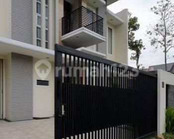 Rumah 2Lt model minimalis