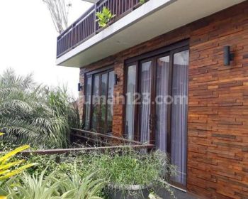 Dijual Rumah Semi Villa di Jalan Tibubeneng Canggu Badung Bali