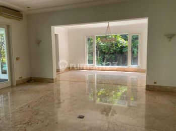 Rumah Menteng 2 Lantai Prime Area Lokasi Tenang One Gate System