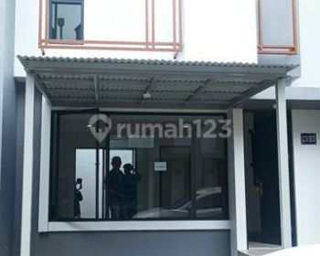 Rumah Baru Dan Dekat Dengan Eka Hospital Di BSD