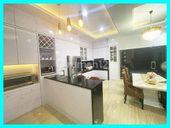 Chandra Rumah Bagus Uk 5.7x20m Full Furnish di Komplek Kavling Polri