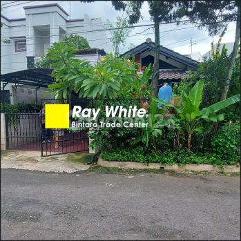 Rumah Lama dalam Komplex di Lebak Bulus, Jakarta Selatan