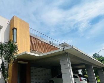 RUMAH DELATINOS BSD POSISI HOEK BAGUS LUAS ADA SWIMMING POOL