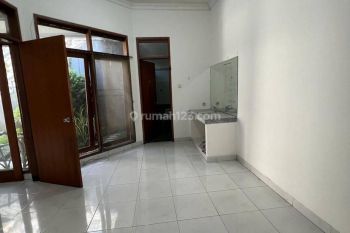 Disewakan Rumah Singgasana