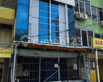 Ruko di  Green garden, kebon jeruk. Jakarta barat, Sudah Renovasi SHM, 100 m2