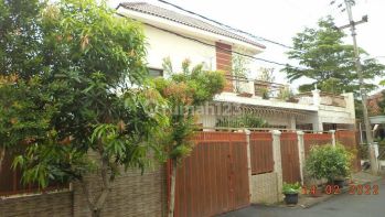 Rumah Bagus 2 Lt, Turun Harga, Asri, Luas, Di Dlm Komplek , Depok