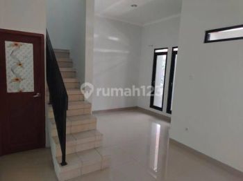 Sewa Rumah Antapani, Sudah Renovasi  Bagus Dan Nyaman