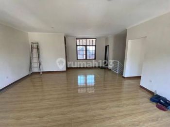 Ruko 3 Lantai Baru Strategis SHM di Surya Sumantri, Bandung