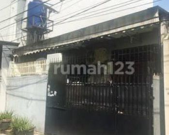 Rumah Tua Lokasi strategis bebas banjir di Tomang(TM137)