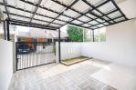 thumbnail-rumah-di-cluster-royal-karawaci-tangerang-1