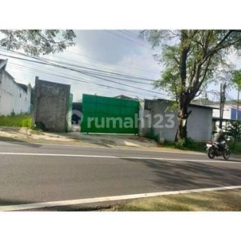 gudang strategis di prigen dekat finna golf dan cimory. sangat bagus untuk