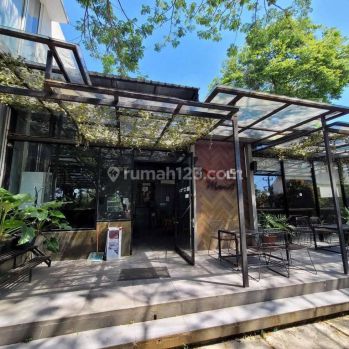 Rumah Dan Caffe Pinggir Jalan Raya Semeru Semarang