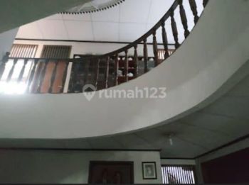 Rumah lama harga hitung tanah lokasi premium di Scbd dan Senopati
