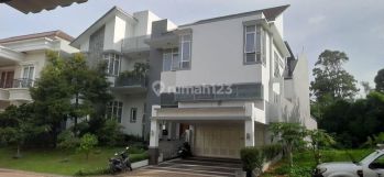Rumah Mewah 2½ lantai (model Ngantong) di BSD Tangerang