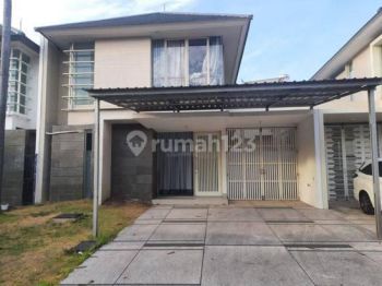 Sewa Murah Rumah 2 Lantai di Pakuwon Indah Sby Barat