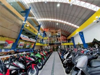 Gedung Perkantoran Lokasi Strategis Sentra Otomotif