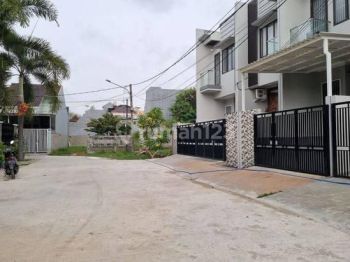 Rumah baru 60m, 2lantai, jalan besar , 3kamar tidur utama, kamar mandi dalam,