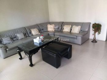 Dijual rumah 2 lantai Villa Grand Sungkono