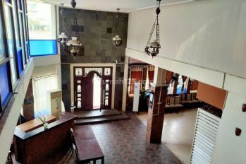 Disewakan Rumah Usaha Ex Resto di Jalan Raya Menur, Surabaya