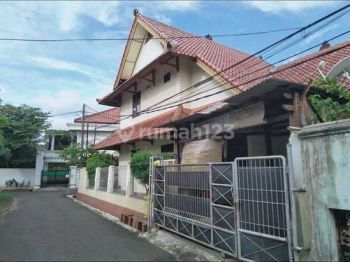 Rumah 2 lantai full marmer Perumahan Kav. DKI Cipayung, TMII