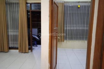 Rumah 1,5 Lantai Terawat Nyaman di Taman Lingkar Selatan Bandung