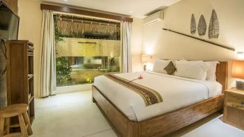 Disewakan Harian Villa Mewah Keluarga 8 Kamar di Seminyak - BVI35472
