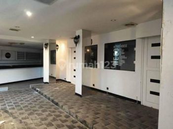 Disewakan Ruang Usaha 3 Lantai Di Kebayoran Baru Pd013093