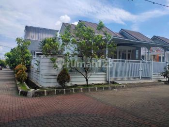 Rumah Tanah Hook di Bukit Cimanggu City Kota Bogor