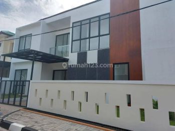 Rumah Baru 2 Lantai Desain Modern Minimalis Hook Griya Loka Bsd