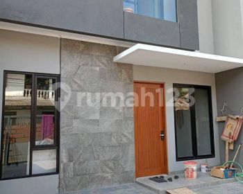 Rumah 2 Lantai Bangunan Baru di Sawah Kurung Ciateul SHM