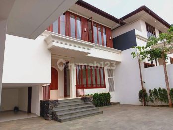 KEMANG SELATAN RUMAH LUXURYTROPICAL MODERN FURNISHED NON TOWNHOUSE ADA LIFT DAN