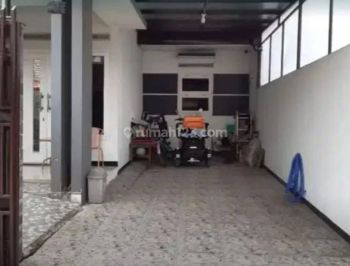 Rumah minimalis modern di Taman Cibaduyut Indah