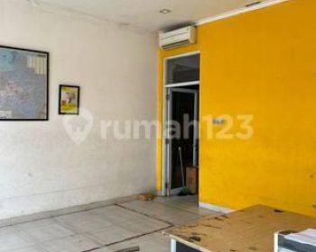 Dijual Cepat Bangunan Kantor di Jalan Raya Bekasi
